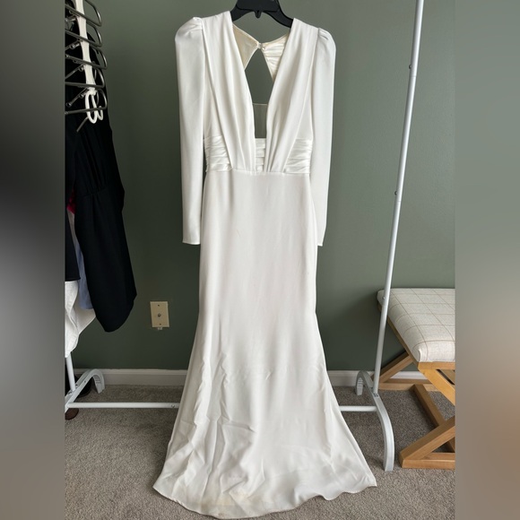 Beautiful Adrienne Wedding Gown - Picture 14 of 16